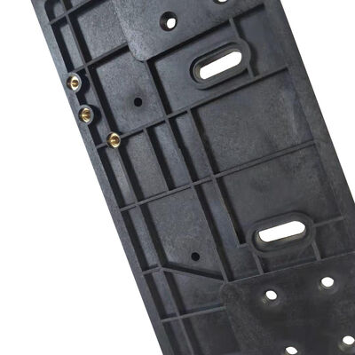 Coque en plastique noir anti-déformation à faible retrait avec position précise des trous pour l'assemblage de circuits imprimés