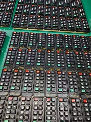 Clavier en caoutchouc de silicone sur mesure pour télécommande 32 ans d'expérience Logo personnalisé disponible