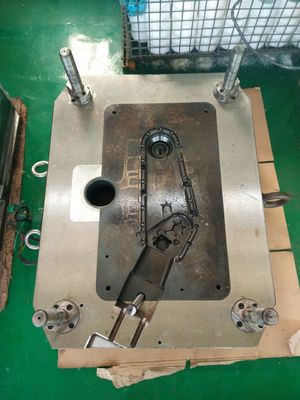 Moule de coulée sous pression en aluminium à fonderie à chaud/froid avec taille personnalisée et 1 à 128 cavités