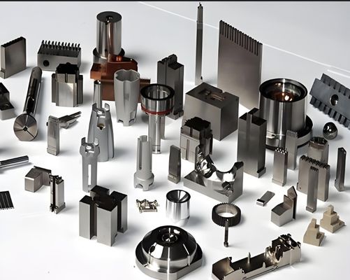 Pièces d'usinage en aluminium de tailles personnalisées avec traitement de surface polie et certification ISO9001