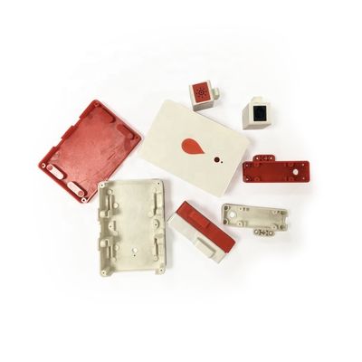 Pièces de moulage par injection en plastique avec revêtement de boîtier en plastique personnalisé et longue durée de vie du moule de 300000-1000000 coups