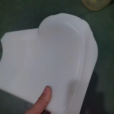 Réservoir de gaz/carburant en plastique de forme spéciale fabriqué par un service professionnel de traitement de moulage pour HDPE/LDPE/PP