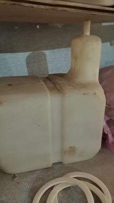 Réservoir de gaz et réservoir de carburant en plastique spécial personnalisé avec matériau HDPE/LDPE/PP pour une bonne étanchéité et une bonne résistance à la corrosion