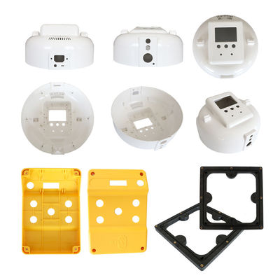 Pièces moulées par injection en plastique polycarbonate personnalisées avec conception de moule gratuite et formes personnalisées pour applications industrielles