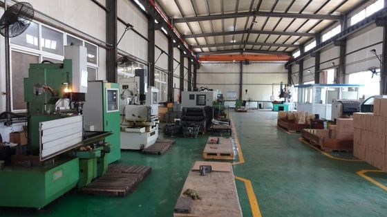 Fabricant de pièces en plastique à injection de haute qualité et de pièces de fonte sous pression