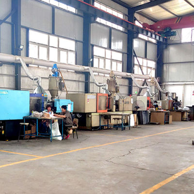Développement de moisissures par injection de surface personnalisée Fabrication de plastiques Conception de moulage avec 300000-1000000 coups de feu Durée de vie du moule