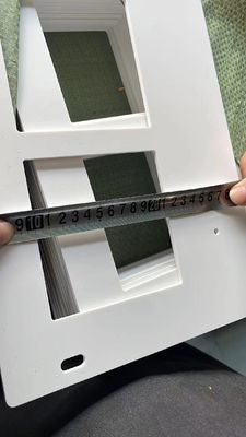 Service de découpe personnalisée de plaques en plastique certifié ISO9001 pour de multiples options de matériaux et formes personnalisées