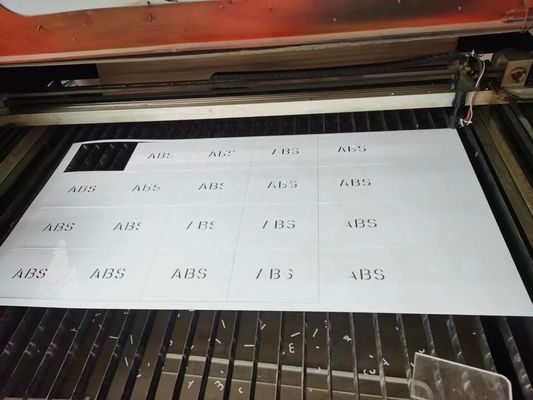 Avantages environnementaux du matériau Feuilles en plastique personnalisées pour la gravure et la sculpture/formage sous vide certifiées ISO9001