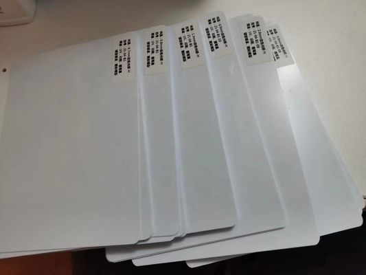 Feuille de plastique ABS certifiée ISO9001 pour matériaux environnementaux avec épaisseur personnalisée pour la gravure et le thermoformage