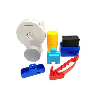 Service de moulage par injection personnalisé pour des produits en polycarbonate personnalisés aux couleurs et tailles personnalisées